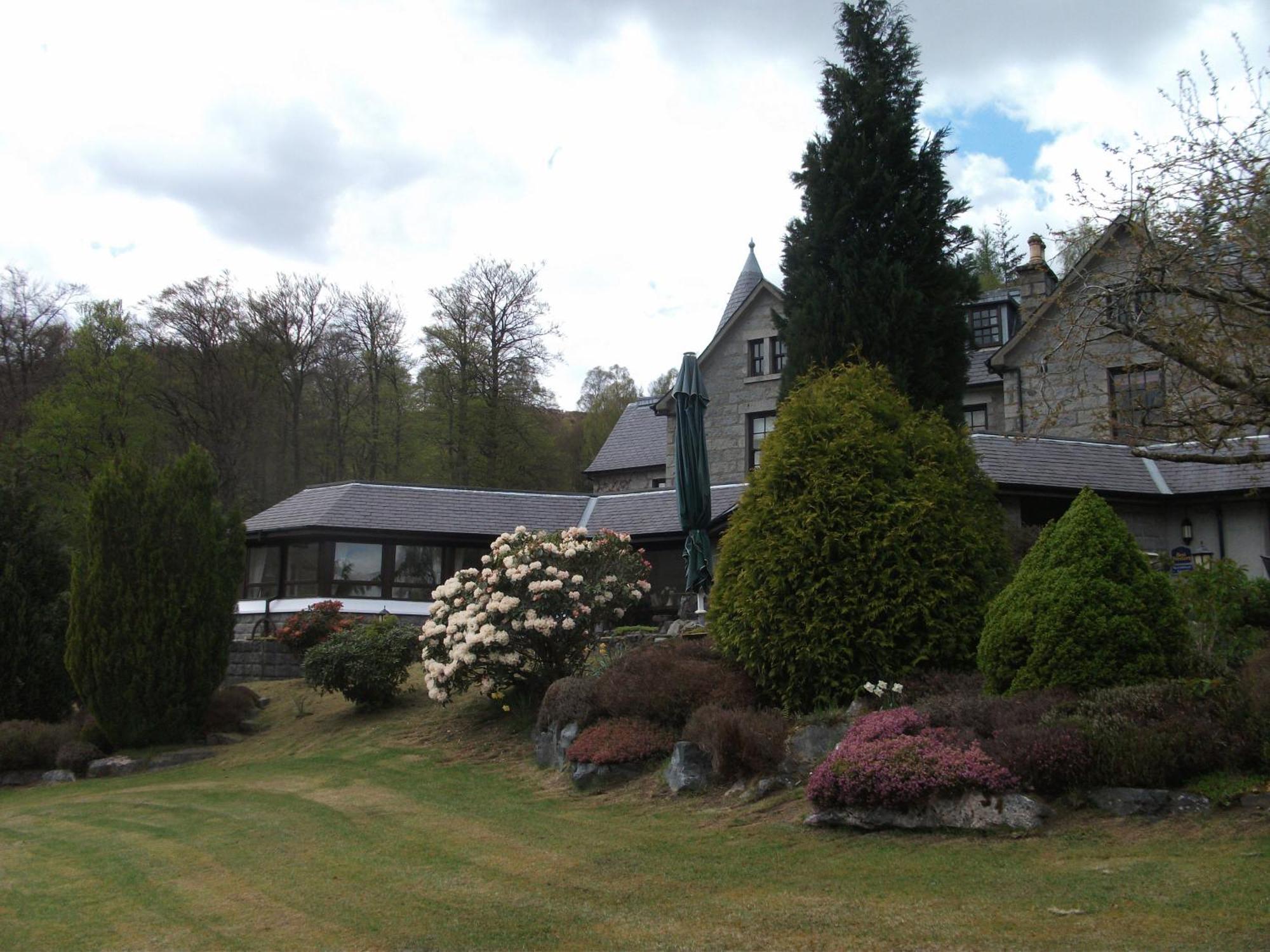Glenspean Lodge Hotel Roybridge Exterior photo